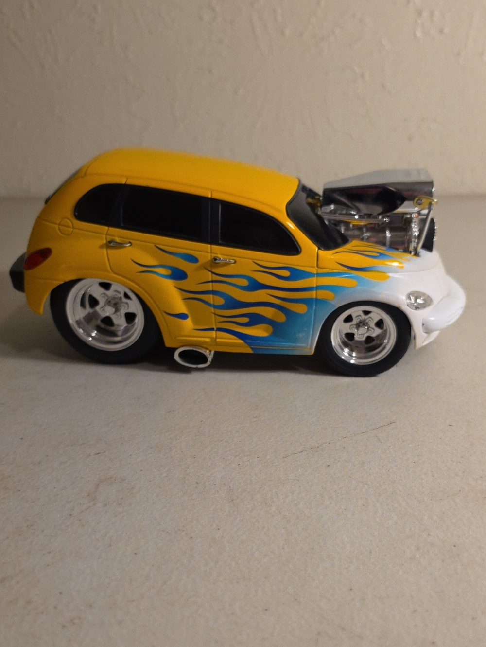 Muscle Machines Yellow & Blue Die-Cast Car